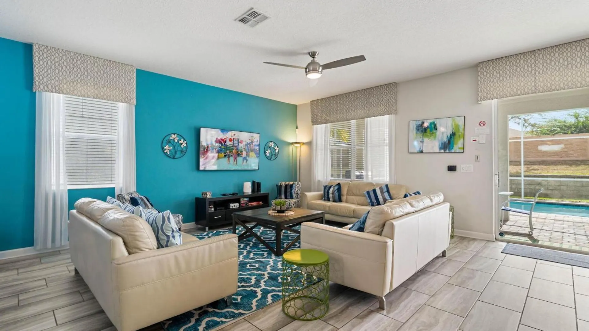 Bright 8 Bdrm Villa With Theater In Champions Gate Davenport Holiday home