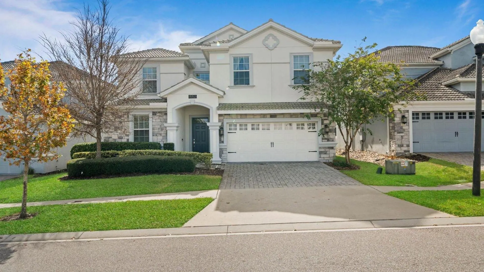 Bright 8 Bdrm Villa With Theater In Champions Gate Davenport Holiday home